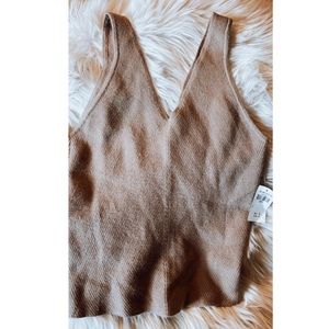 BNWT Women’s Abercrombie Cropped Ottoman V-Neck Sweater Tank